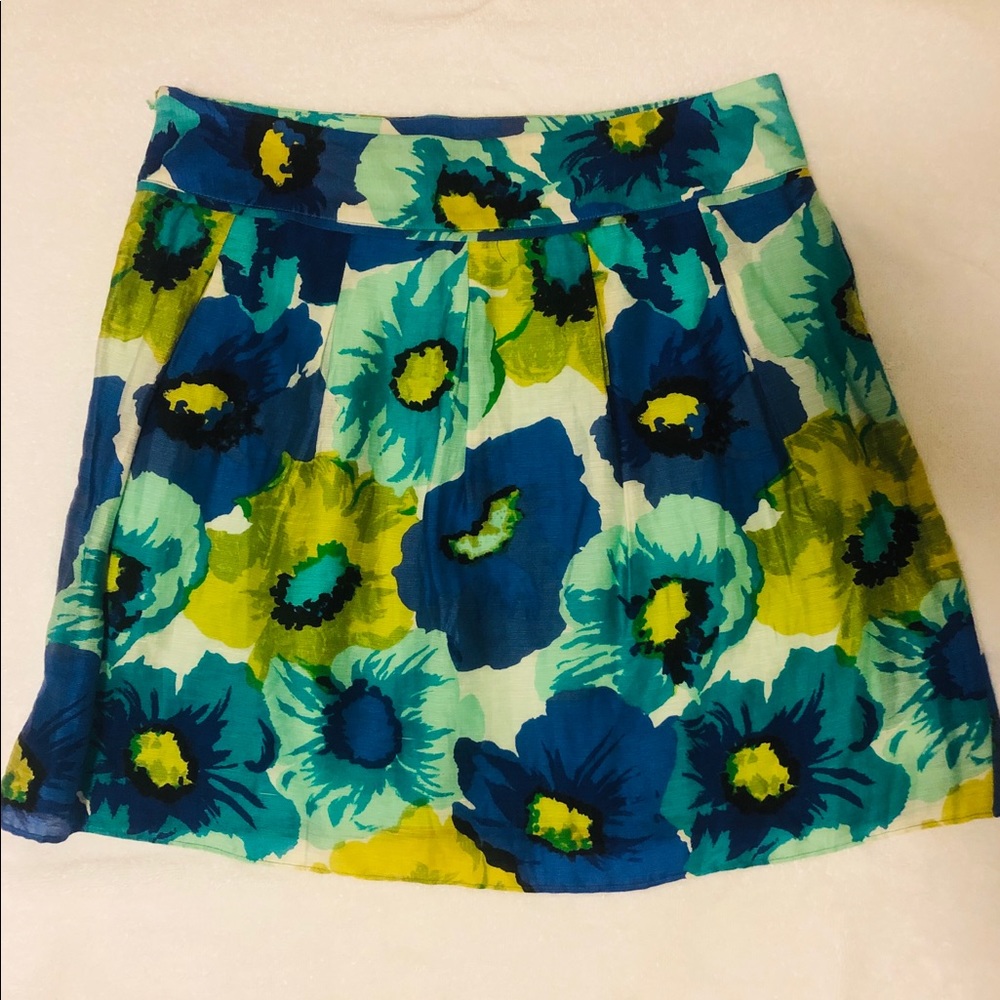 LOFT Size 8 lightweight Floral skirt